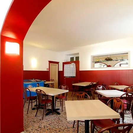 Nocleg ze śniadaniem Albergo Maccagno 3*
