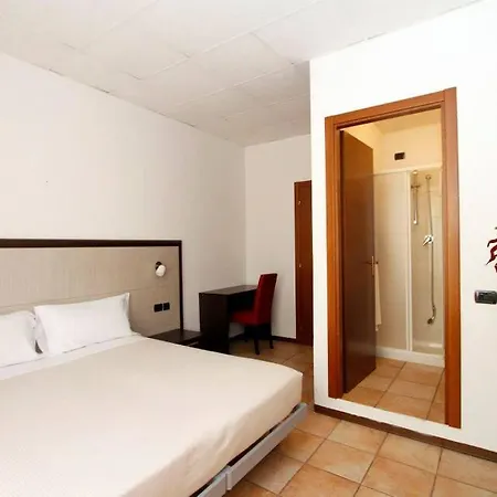 Albergo Maccagno Nocleg ze śniadaniem