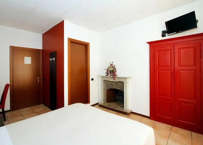 Albergo Maccagno Bed and breakfast 3*